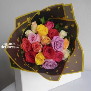 Bouquet 18 rosas multicolor